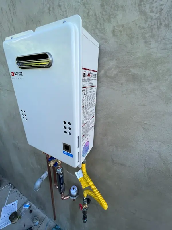 Tankless water heater installation for Evergreen Park homes